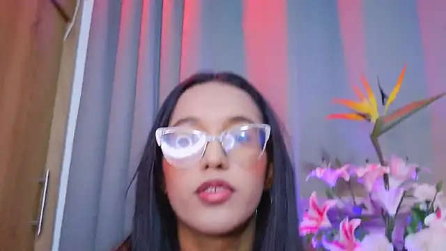 luna valen online show from 05/30/26, 03:47