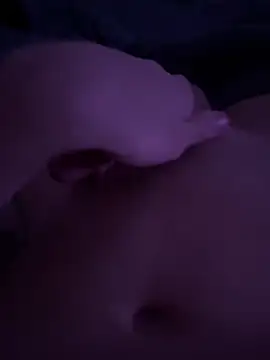 Snapshot of nieonixpeek19 chatting on 12/16/25, 10:59 nieonixpeek19 online show from 12/16/25, 10:59