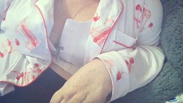 Playful MILF Demi online show from 02/08/26, 10:18