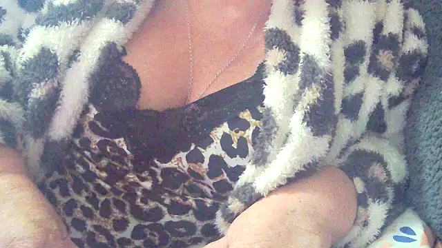 Playful MILF Demi online show from 02/13/26, 05:58