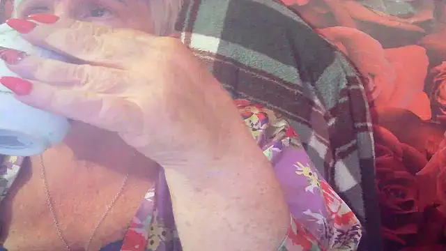Snapshot of Playful_MILF_Demi chatting on 06/15/26, 08:05 Playful MILF Demi online show from 06/15/26, 08:05
