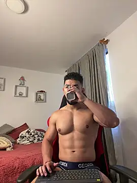 Ezzio Scolaro online show from 02/06/26, 12:08