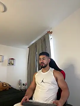 Ezzio Scolaro online show from 03/12/26, 09:10