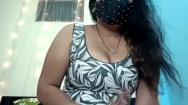 horny milf couple online show from 03/05/26, 05:53