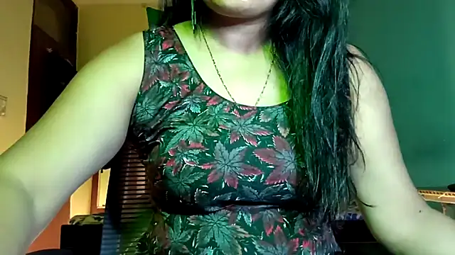 horny milf couple online show from 05/24/26, 06:35