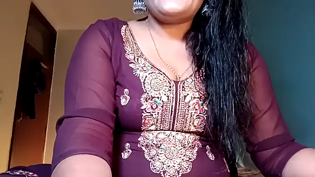 Snapshot of horny_milf_couple chatting on 06/06/26, 06:34 horny milf couple online show from 06/06/26, 06:34