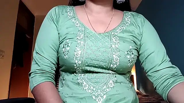 Snapshot of horny_milf_couple chatting on 06/08/26, 07:36 horny milf couple online show from 06/08/26, 07:36