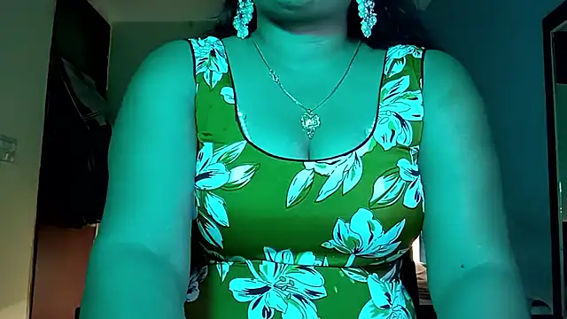 Snapshot of horny_milf_couple chatting on 06/30/26, 07:59 horny milf couple online show from 06/30/26, 07:59
