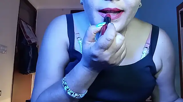 Snapshot of horny_milf_couple chatting on 07/01/26, 08:05 horny milf couple online show from 07/01/26, 08:05