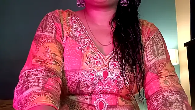 Snapshot of horny_milf_couple chatting on 07/16/26, 04:46 horny milf couple online show from 07/16/26, 04:46