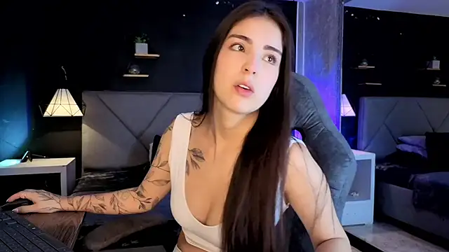 giapearl25 online show from 10/29/25, 01:02