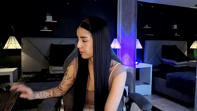 giapearl25 online show from 11/19/25, 01:44