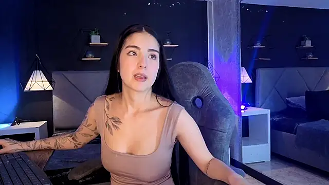 giapearl25 online show from 11/20/25, 02:01