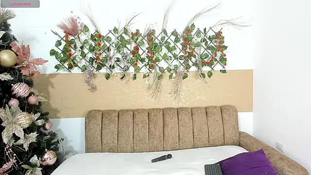 iisabella09 online show from 12/18/25, 05:13