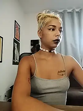 Helenoir online show from 04/19/26, 02:27