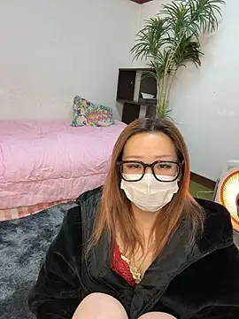 Snapshot of kana_2025 chatting on 11/28/25, 11:57 kana 2025 online show from 11/28/25, 11:57