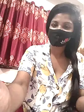 Snapshot of Queen-Any chatting on 10/30/25, 05:24 Queen-Any online show from 10/30/25, 05:24