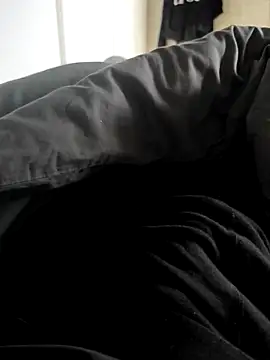 EL yoyo online show from 10/04/25, 08:23