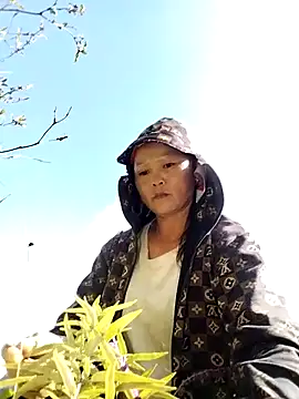 sumaybae online show from 10/18/25, 02:14