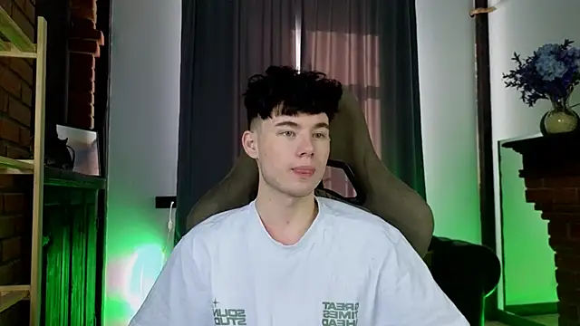 Cute Mike online show from 02/19/26, 05:58