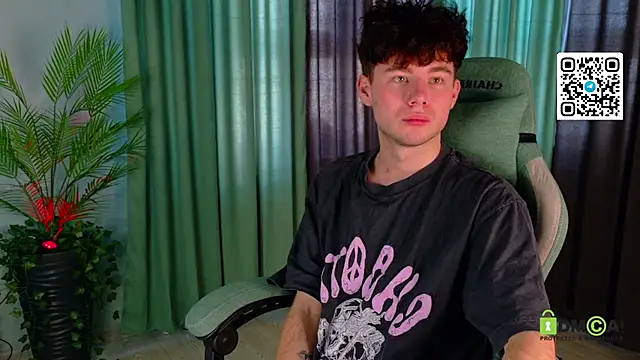 Cute Mike online show from 03/25/26, 03:45