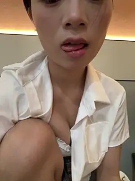 qingzi1218 online show from 04/05/26, 05:48