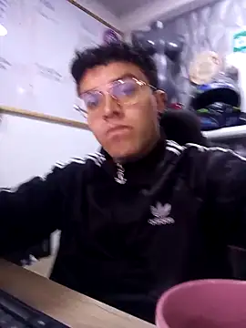 Snapshot of EithanFuckboys chatting on 12/22/25, 06:10 EithanFuckboys online show from 12/22/25, 06:10