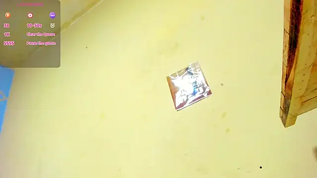 Snapshot of Paulina_new chatting on 10/27/25, 05:00 Paulina new online show from 10/27/25, 05:00