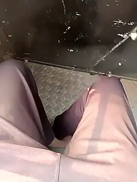 Snapshot of hemcrazy chatting on 11/24/25, 02:33 hemcrazy online show from 11/24/25, 02:33