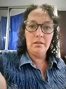 -saraqueen- online show from 10/15/25, 09:59