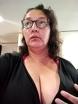 -saraqueen- online show from 11/12/25, 04:51