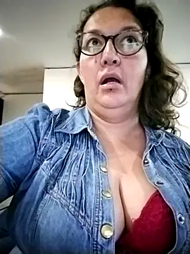 -saraqueen- online show from 11/14/25, 04:28