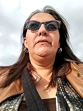 -saraqueen- online show from 12/02/25, 09:10