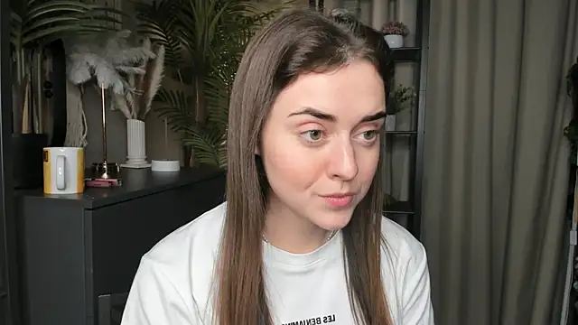 ThelmaJusto online show from 11/09/25, 02:37