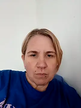 Snapshot of LaceyWestxx chatting on 10/08/25, 12:58 LaceyWestxx online show from 10/08/25, 12:58