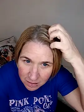 Snapshot of LaceyWestxx chatting on 11/25/25, 10:15 LaceyWestxx online show from 11/25/25, 10:15