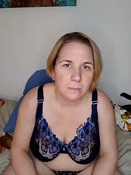 Snapshot of LaceyWestxx chatting on 01/05/26, 06:33 LaceyWestxx online show from 01/05/26, 06:33