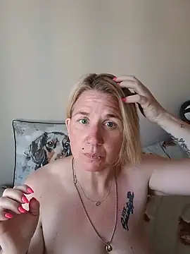 LaceyWestxx online show from 05/25/26, 05:41
