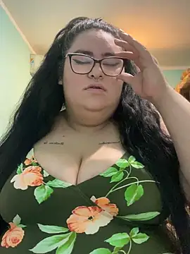 Snapshot of gothlove666 chatting on 10/09/25, 02:04 gothlove666 online show from 10/09/25, 02:04