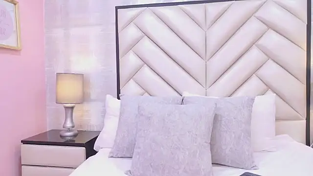 CristalShayy online show from 03/04/26, 11:49