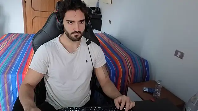 Al3xox02 online show from 04/02/26, 11:52