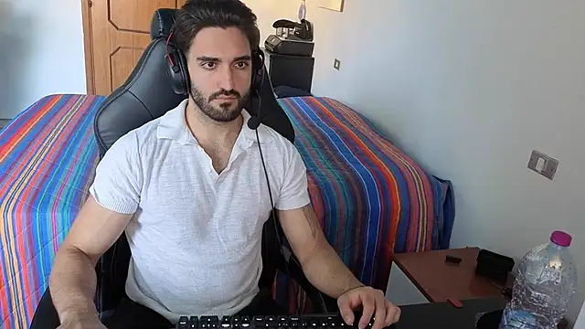 Al3xox02 online show from 04/16/26, 12:28