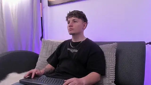 Leoo Miller online show from 12/21/25, 04:30