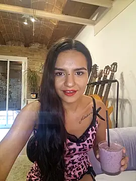 Snapshot of MissHazelnut chatting on 10/08/25, 12:14 MissHazelnut online show from 10/08/25, 12:14