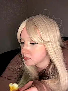 Snapshot of Darling_Bri_ chatting on 11/01/25, 08:55 Darling Bri online show from 11/01/25, 08:55