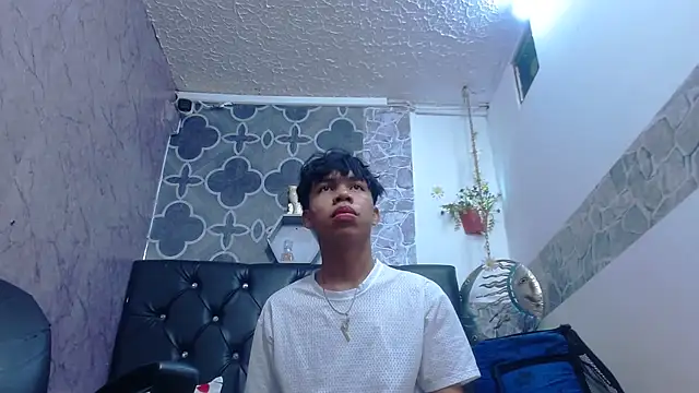 sexyboys cutex18 online show from 04/18/26, 10:43