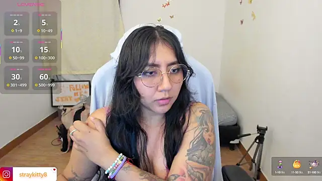 LoveLyy- online show from 10/07/25, 01:36