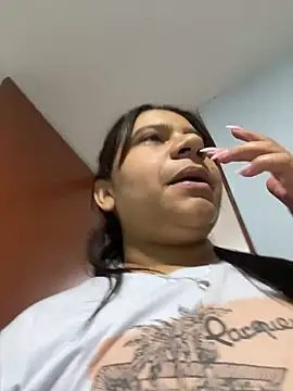 Snapshot of Stefany_Bam chatting on 11/22/25, 01:04 Stefany Bam online show from 11/22/25, 01:04