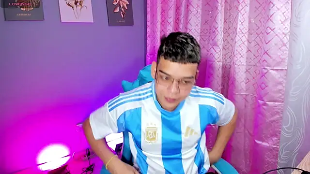 alex boyy online show from 10/05/25, 01:04