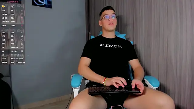 alex boyy online show from 10/10/25, 04:44